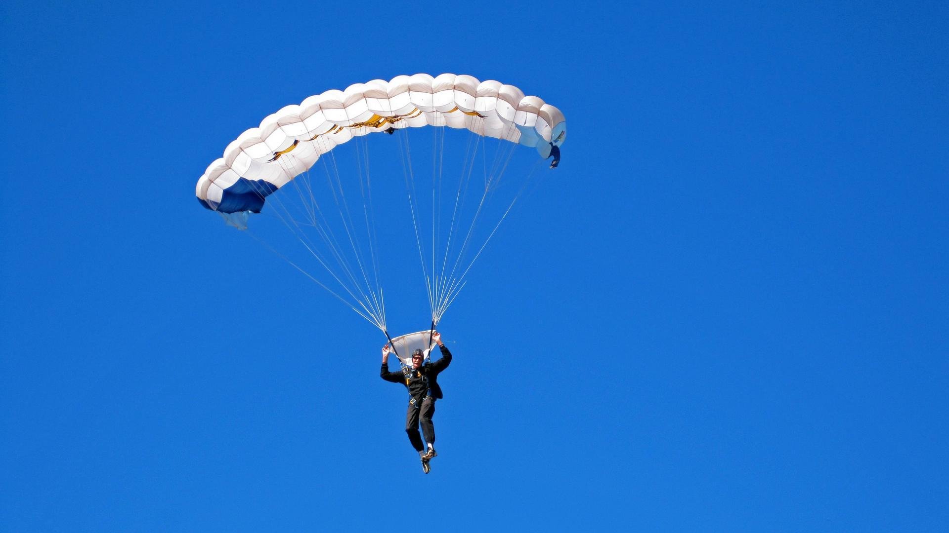 逆转戏码：悬念持续升级，逆转游戏简介